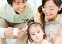 当院では、お母さんが施術を受けている時でもスタッフがお子様のお相手をしますので、安心してお子様をお連れしてください。